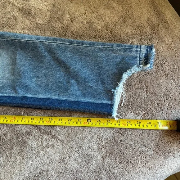GRLFRND Helena High Rise Straight Leg Two Tone Distressed Jeans Size 28 Blue - Picture 9 of 10